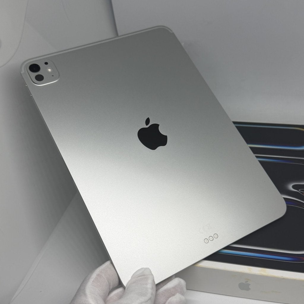 iPad Pro 11 inch M5 256GB zilver /krasvrij /100% batt /garan, Computers en Software, Apple, Zo goed als nieuw, Support@apple.com