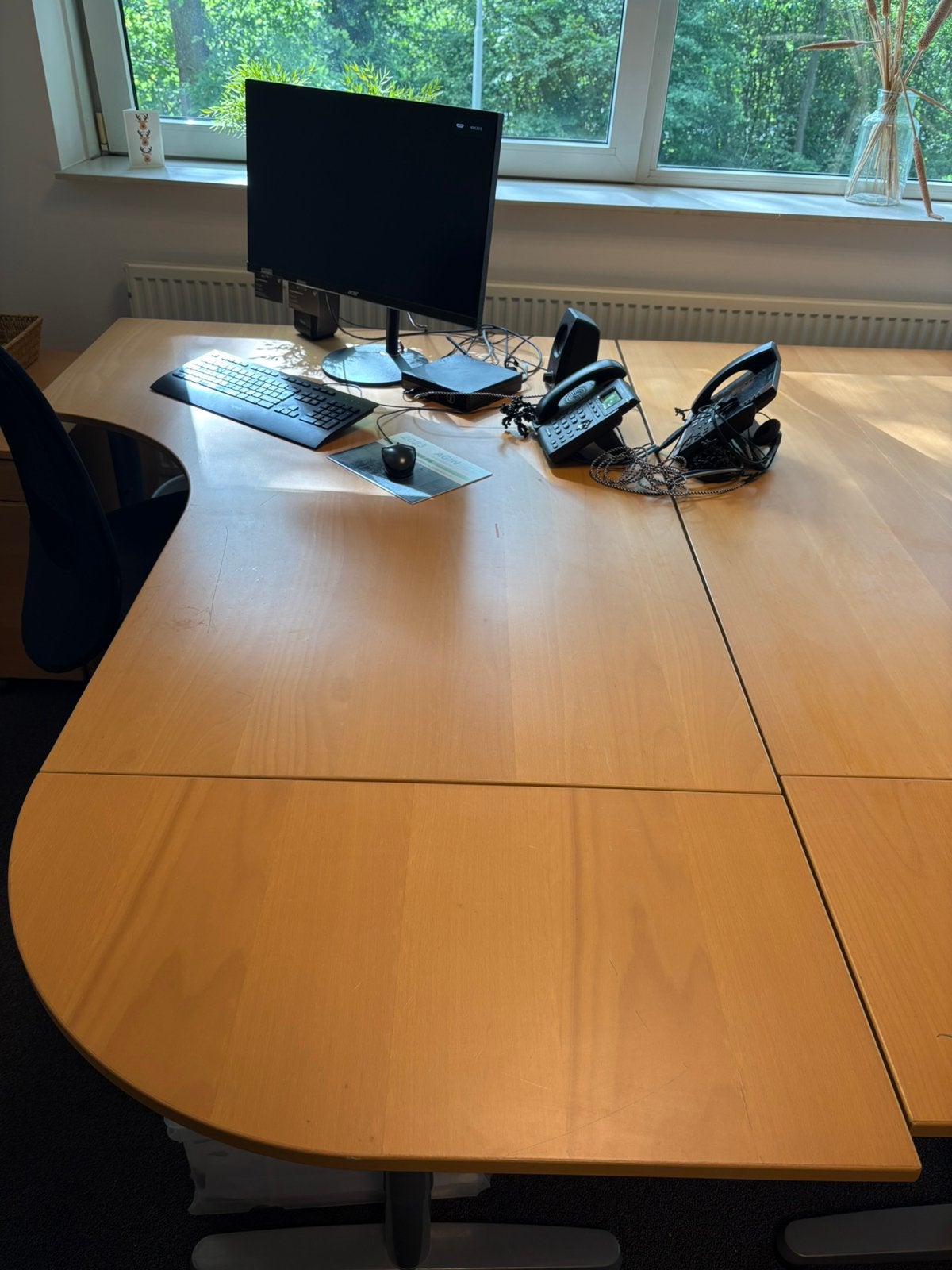 Bureau - in hoogte verstelbaar, Ophalen, In hoogte verstelbaar, Gebruikt, Beige
