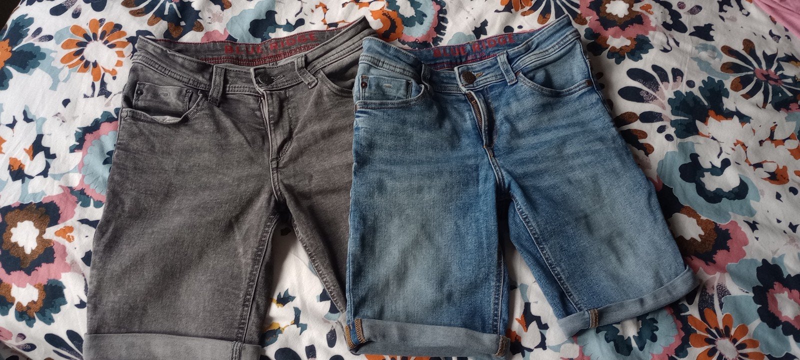 2 korte broeken maat 146 in zeer goede staat, Broek, Ophalen of Verzenden, Zo goed als nieuw, Blue Ridge