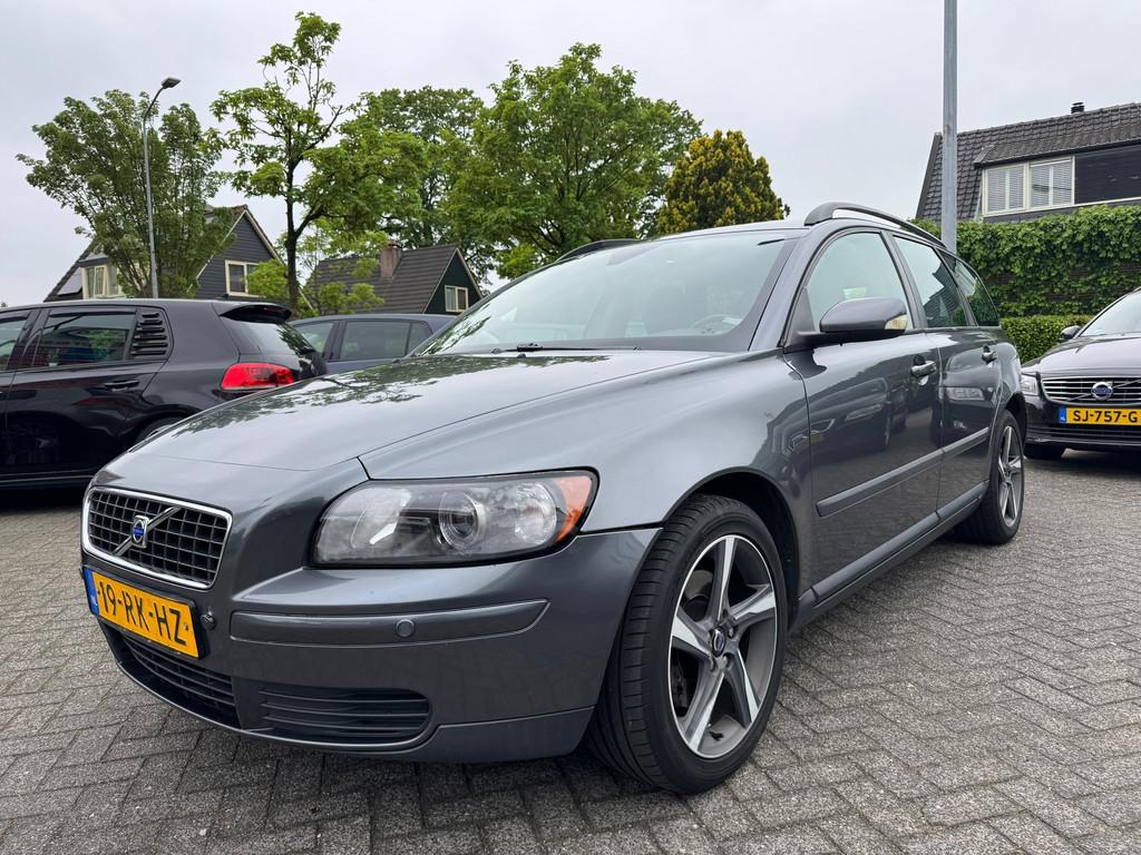 Volvo V50 2.4 Momentum Apk 9/11/26,Airco,Cruise,Trekhaak, Auto's, Volvo, Gebruikt, 700 kg, Origineel Nederlands, 1500 kg