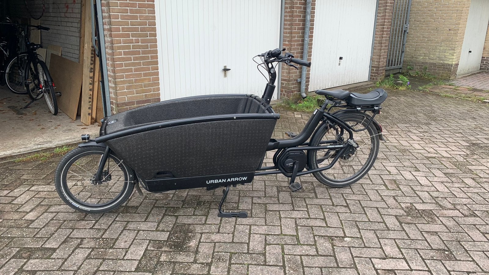 Bakfiets Urban Arrow met onderhoudsrapport, 4 kinderen of meer, Gebruikt, Elektrisch, Schijfrem