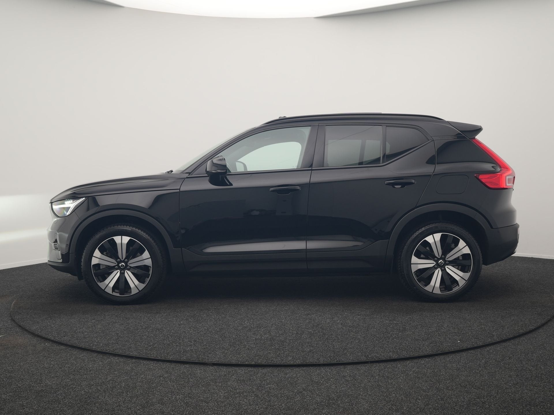 Volvo XC40 Ultimate Recharge Pure 70 kWh 231pk | Panodak | W, Automatische klimaatregeling, Gebruikt, Zwart, 231 pk