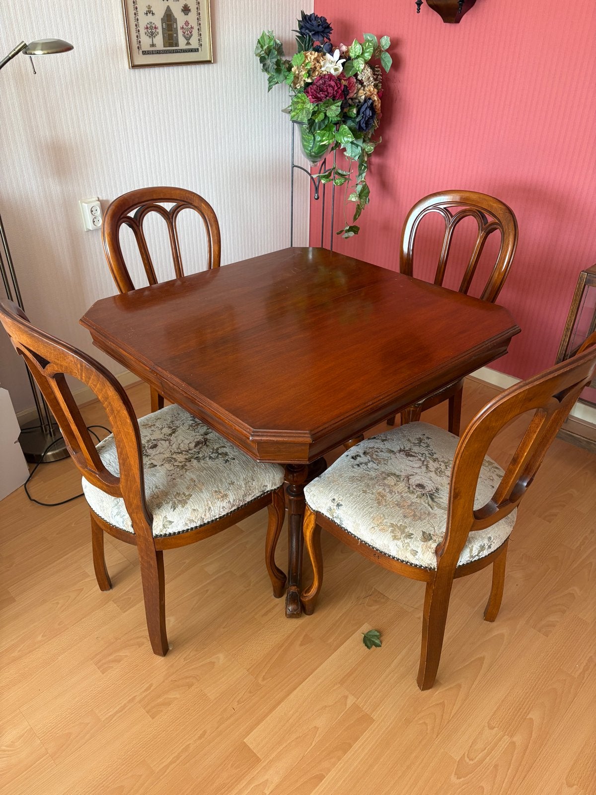 Elegante eettafel met 4 stoelen - Klassiek design, Huis en Inrichting, Gebruikt, 50 tot 100 cm, Vierkant, Vier personen