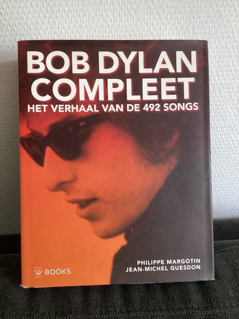 Bob Dylan compleet het verhaal van de 492 songs dik boek, Boeken, Artiest, Ophalen of Verzenden, Zo goed als nieuw, Zie beschrijving