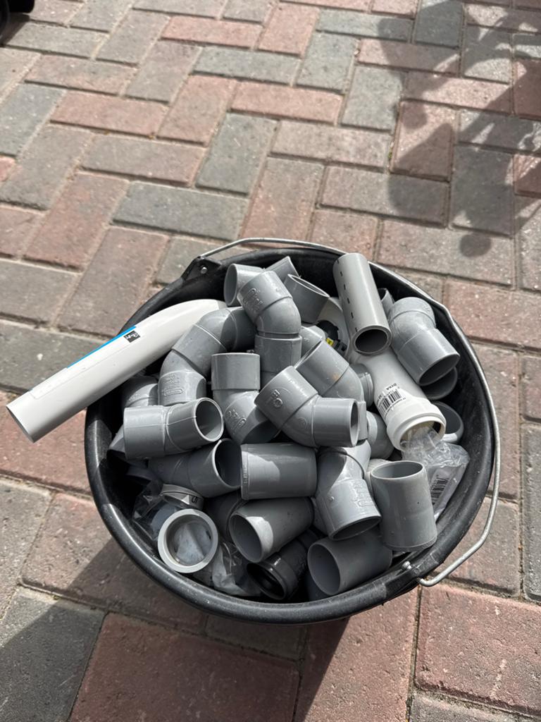 PVC hulpstukken 32mm: sifons, bochten en meer, Afvoer, Gebruikt, Pvc, Minder dan 2 meter