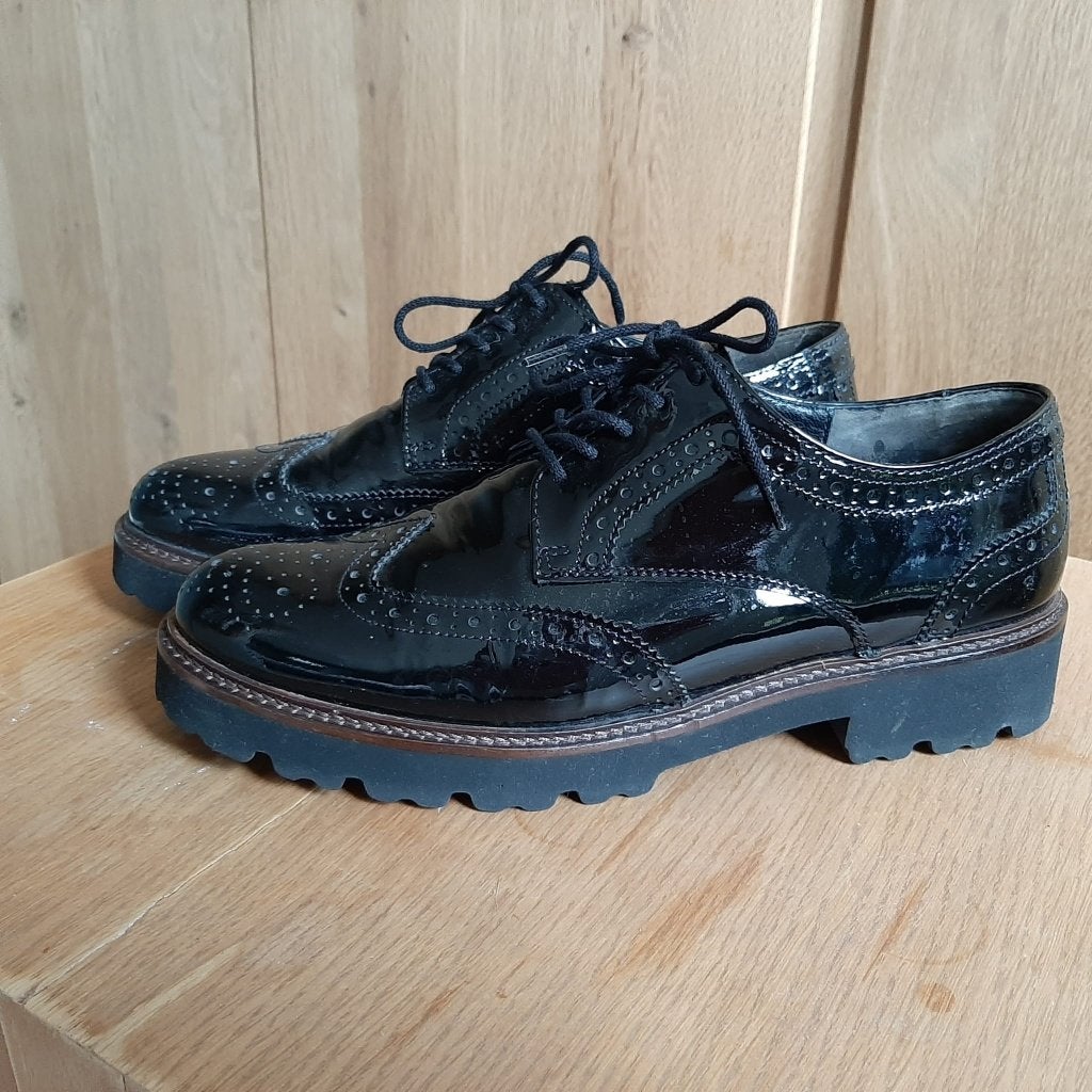 Gabor zwarte lak brogues maat 6,5 - 40, Kleding | Dames, Schoenen, Schoenen met lage hakken, Zwart, Gabor, Ophalen of Verzenden