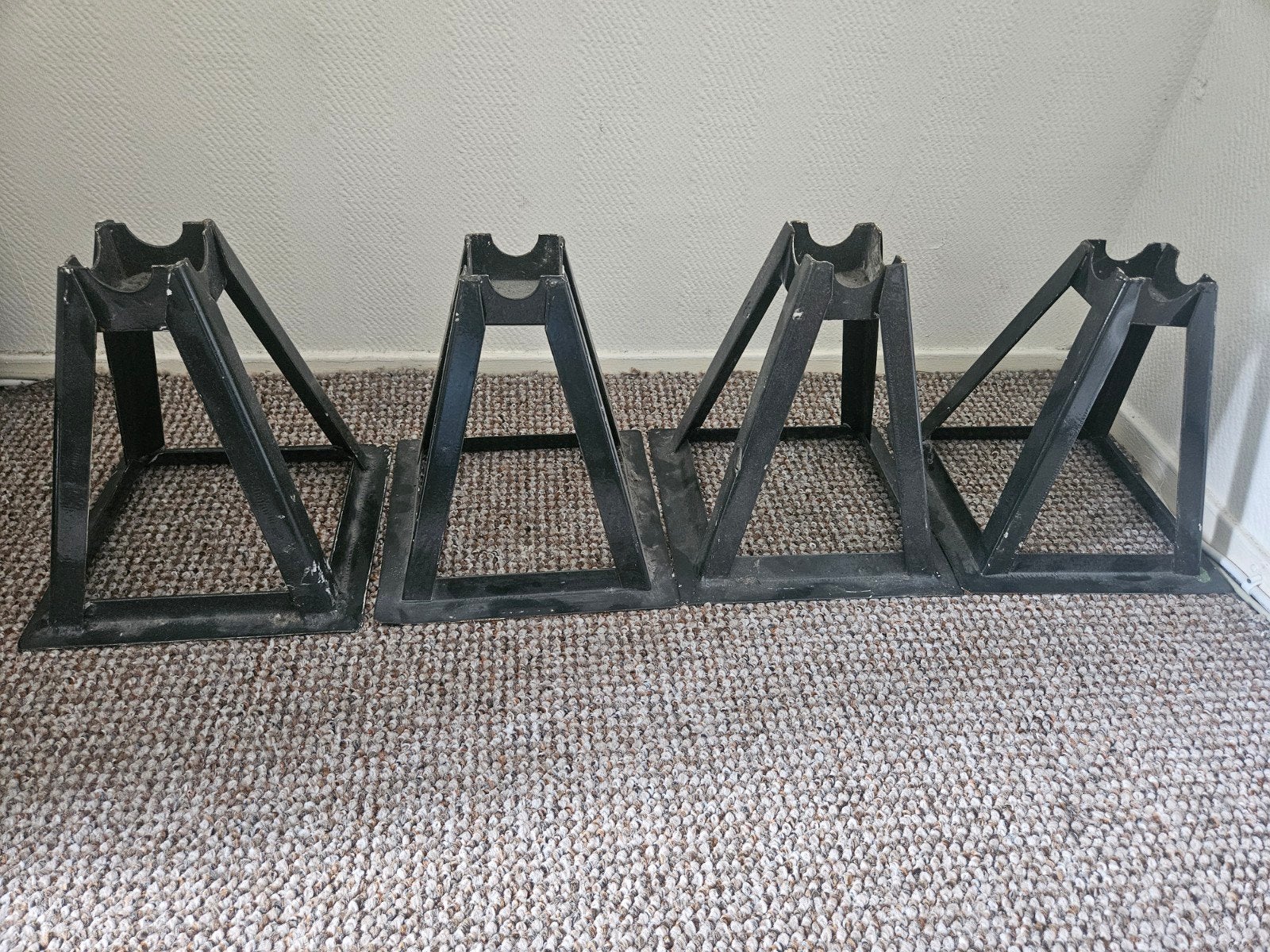 Set van 4 stevige bedverhogers  bed klossen, Ophalen of Verzenden, Gebruikt