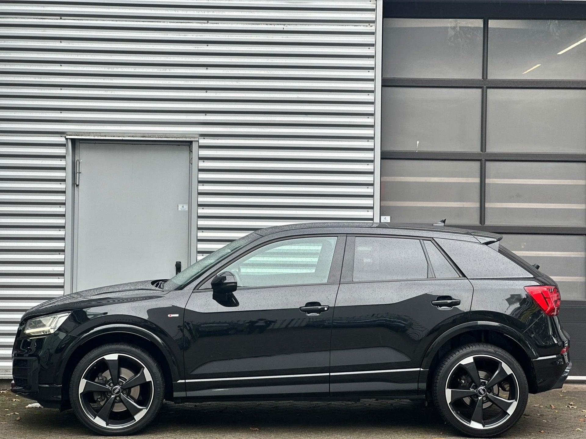 Audi Q2 1.4 TFSI 3X S-Line|Pano|Black|Aut|150PK, 12 maanden, Gebruikt, 4 cilinders, Zwart
