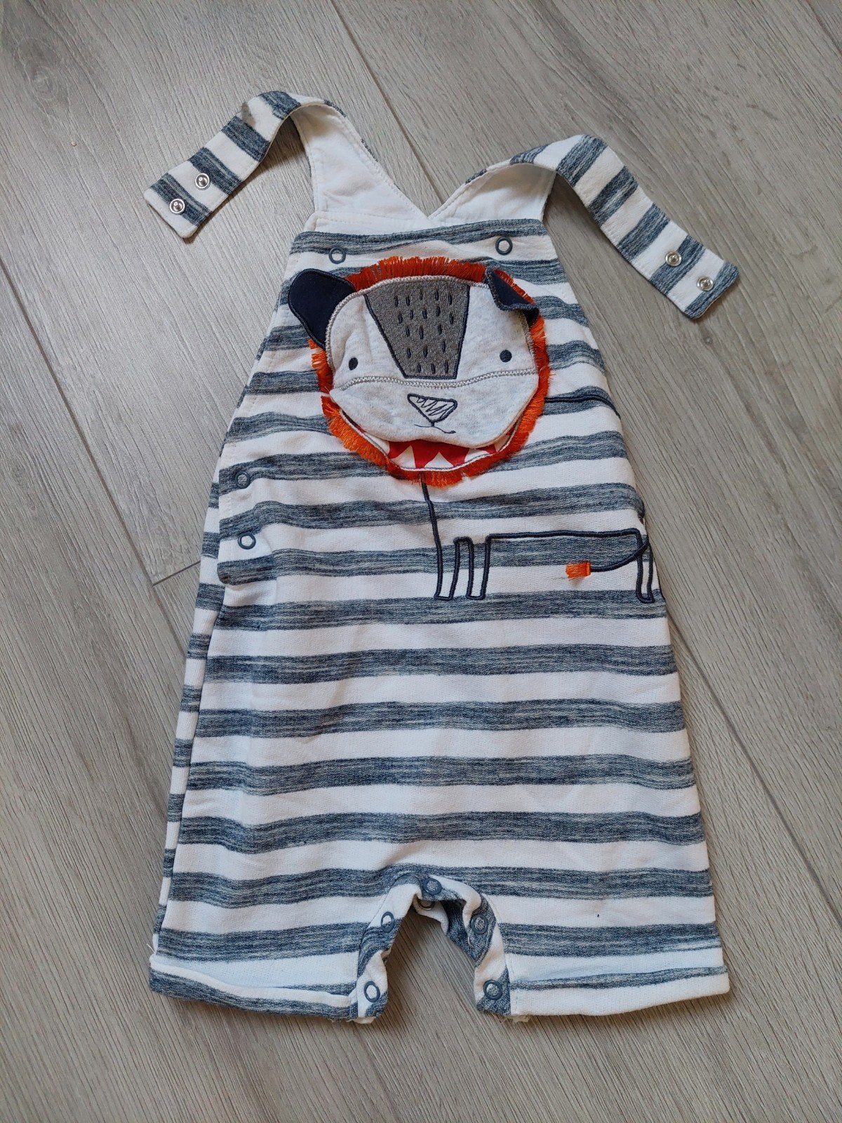 Zomers pakje maat 80 jongen leeuw tuinbroek boxpakje leuk zo, Kinderen en Baby's, Babykleding | Maat 80, Ophalen of Verzenden