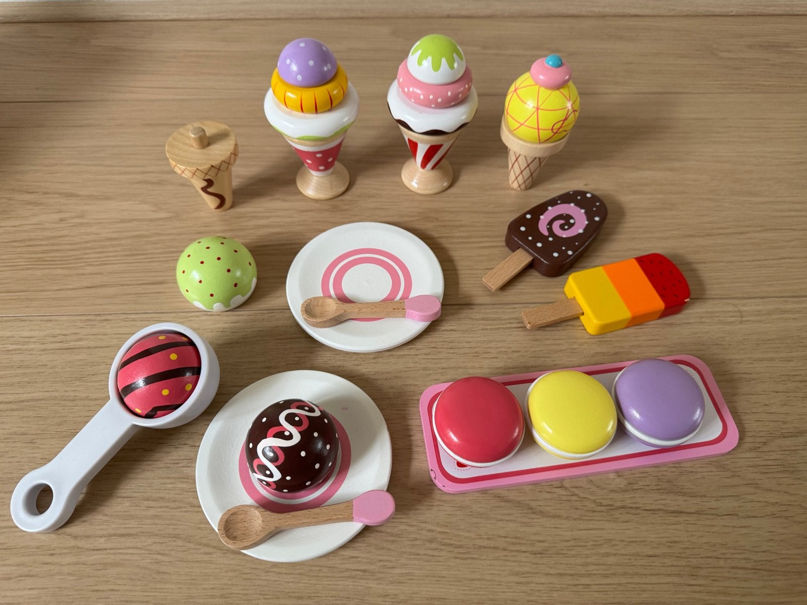 New classic toys - Houten speelgoed ijsjes en gebakjes set, Ophalen of Verzenden, Gebruikt, Jongen of Meisje