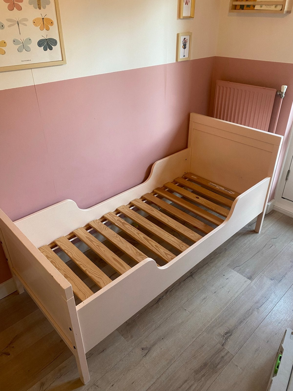 Zalmroze peuterbed / kleuterbed 70 x 160 cm, Kinderen en Baby's, Ophalen, Gebruikt, 70 tot 85 cm, Lattenbodem