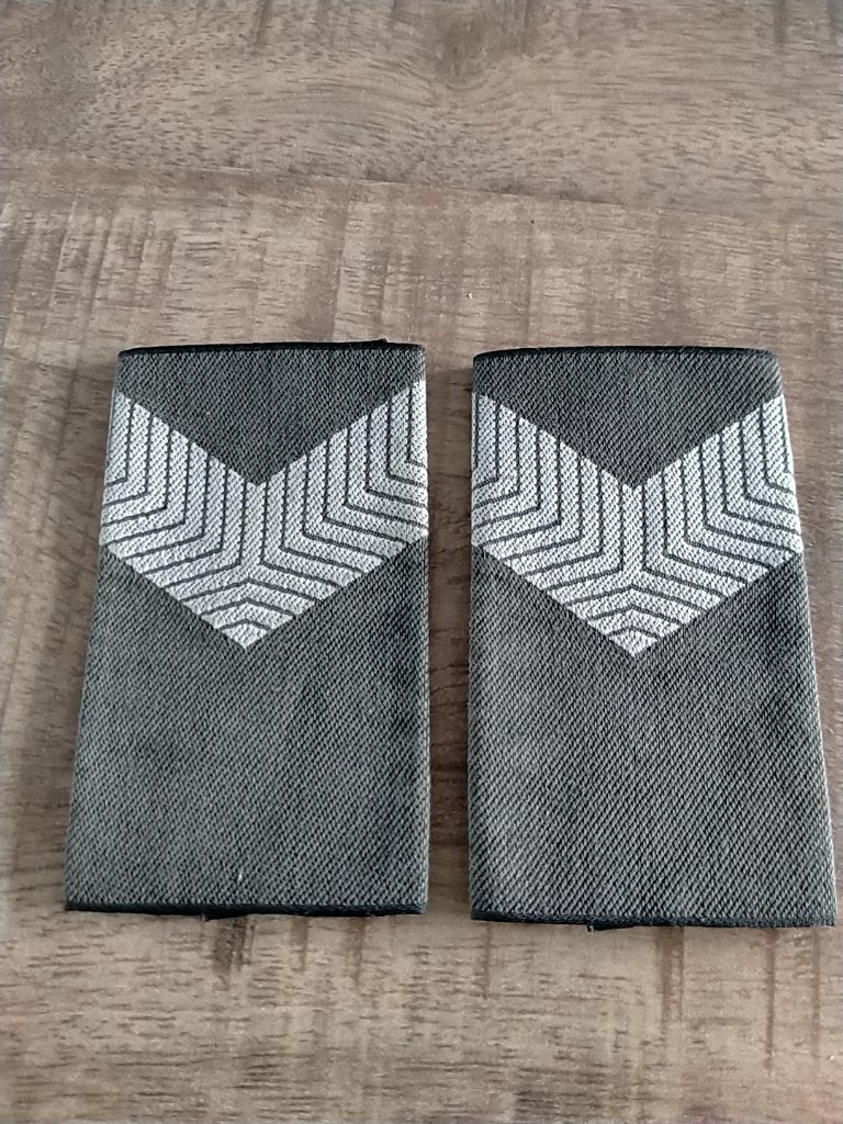 NL , KL , Korporaal Cavalerie / Mil. admin gvt, Verzamelen, Verzenden, Landmacht, Nederland, Embleem of Badge