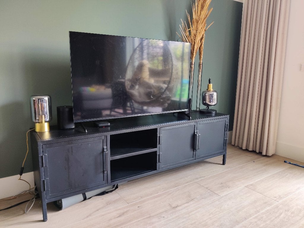 Zwart metalen tv-meubel "Liam" 2 opbergvakken - De Bommel, Ophalen, Gebruikt, 150 tot 200 cm, Minder dan 100 cm