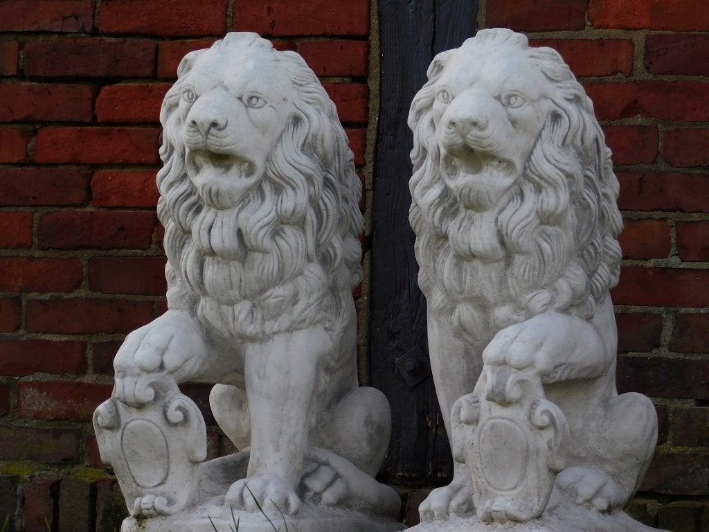 Leeuwen met Schild - Set van 2 - Steen, Tuin en Terras, Tuinbeelden, ., Nieuw, Ophalen of Verzenden, .