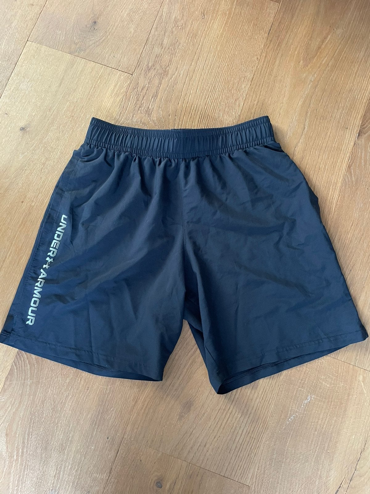 Under Armour broekje, Maat 48/50 (M), Zwart, Ophalen of Verzenden, Zo goed als nieuw