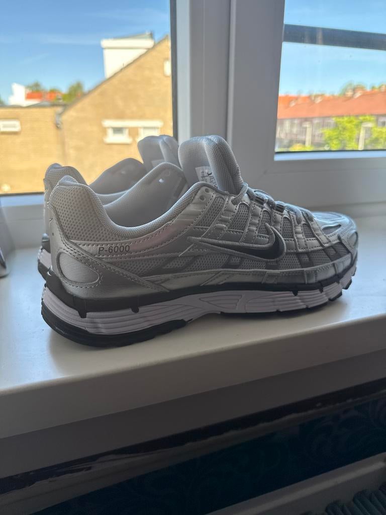 Nike P-6000 Sneakers - Zilver/Grijs, Ophalen of Verzenden, Grijs, Sneakers of Gympen, Zo goed als nieuw