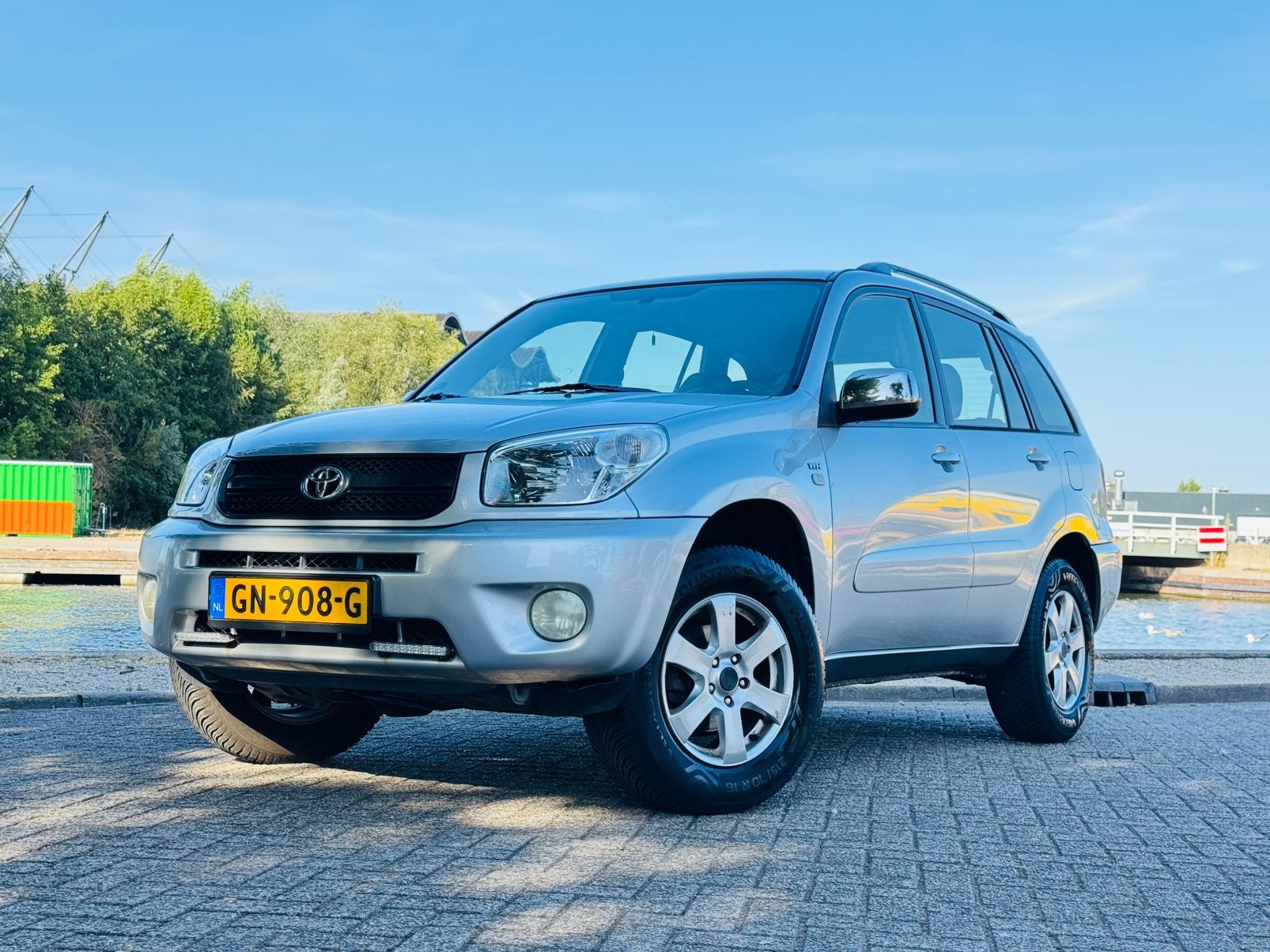 Toyota Rav4 2.0 AUTOMAAT 2004 4WD/Trekhaak/Airco/NieuwAPK, Automaat, 1998 cc, Stof, 1280 kg