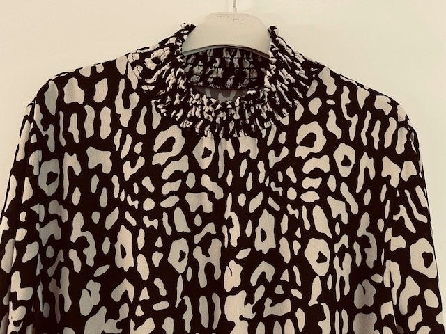 My Jewellery, super leuke top met mooie hals zw/beige mt M., Maat 38/40 (M), My Jewellery, Beige, Nieuw