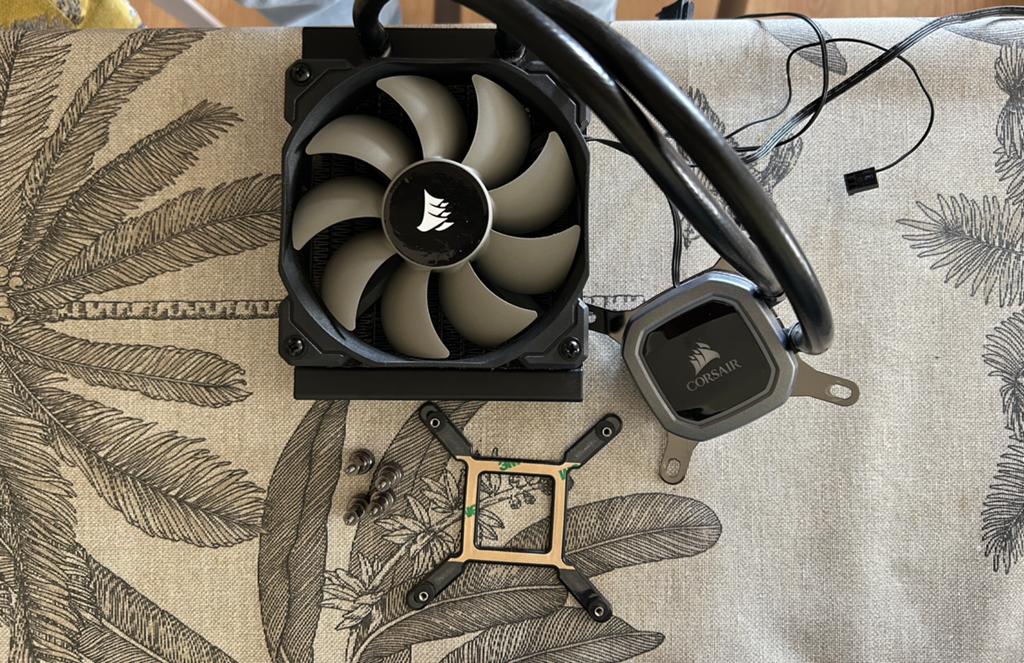 Corsair 120mm CPU cooler Waterkoeling (CW-9060036-WW),Getest, Computers en Software, Computerkoelers, Ophalen of Verzenden, Gebruikt