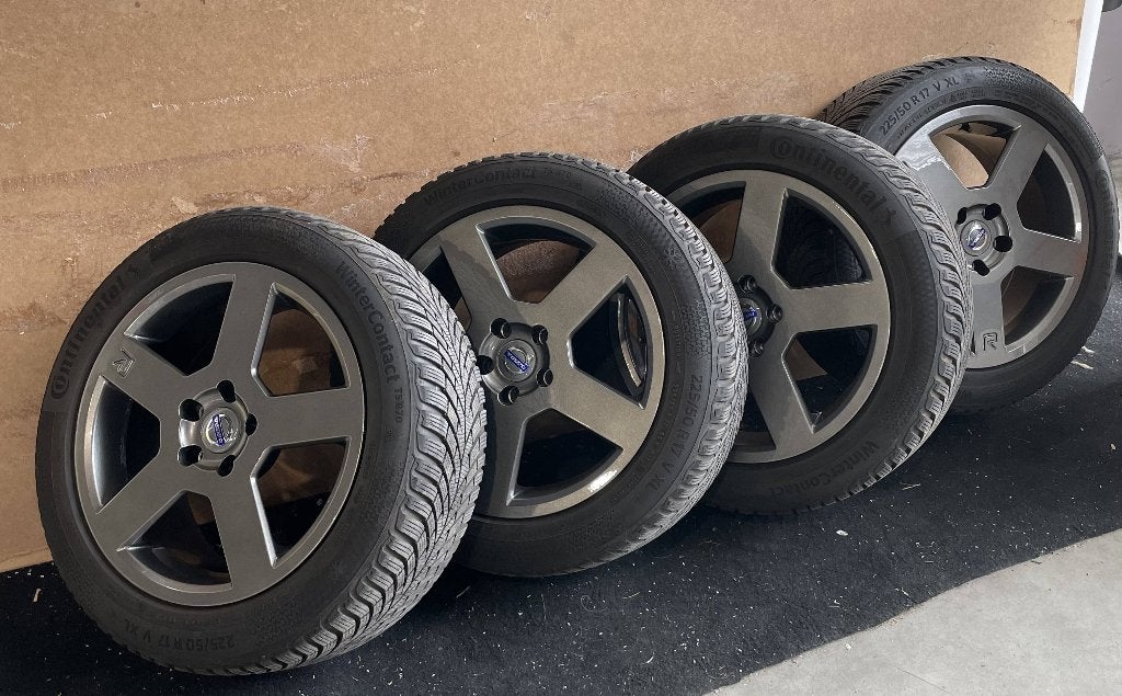 Set Volvo V70 Pegasus R-Design velgen + Continental banden, Auto-onderdelen, Ophalen, Banden en Velgen, Nieuw, 17 inch