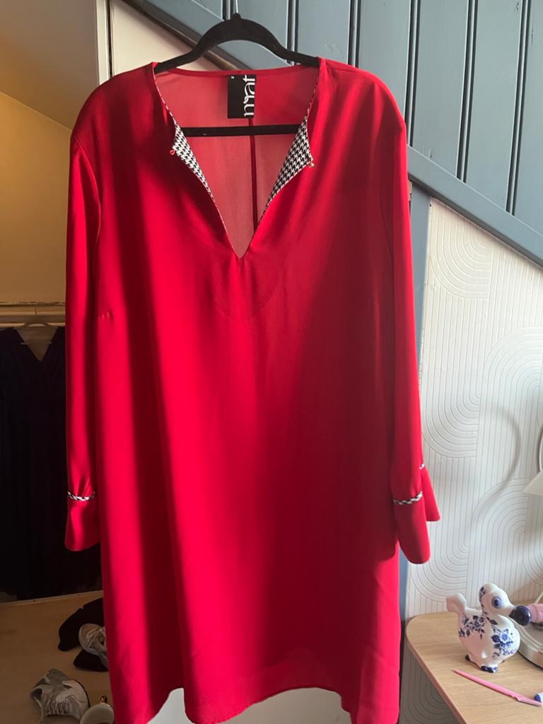 Mat fashion rood mooi luchtig jurkje m, Kleding | Dames, Grote Maten, Ophalen of Verzenden, Zo goed als nieuw, Rood, Jurk