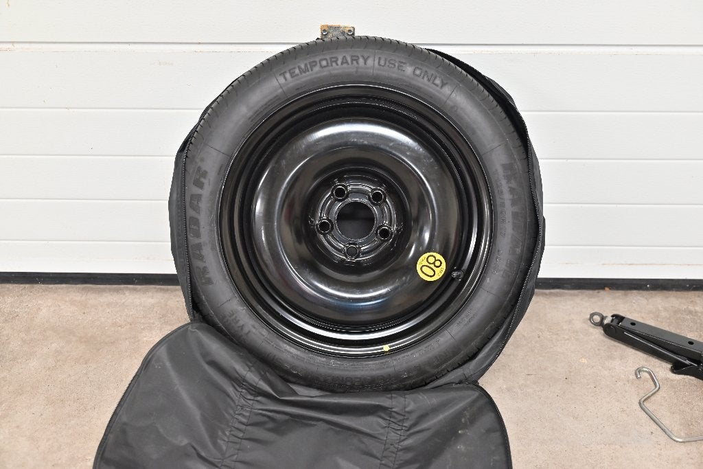 Thuiskomertje 125/80 R17 + Krik, Ophalen, Gebruikt, Banden en Velgen, 17 inch