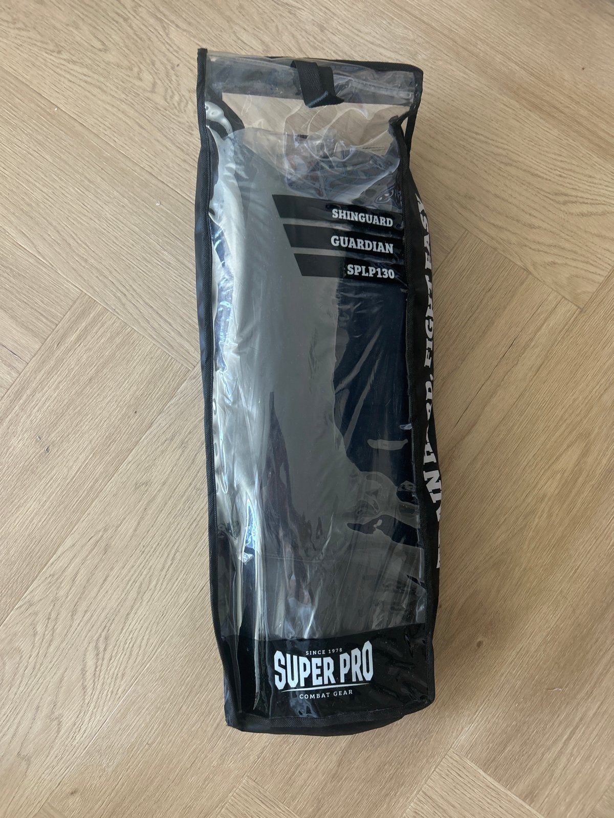 Nieuwe Super Pro Guardian Scheenbeschermers Maat L, Sport en Fitness, Vechtsporten en Zelfverdediging, Ophalen, Overige, Vechtsportbescherming