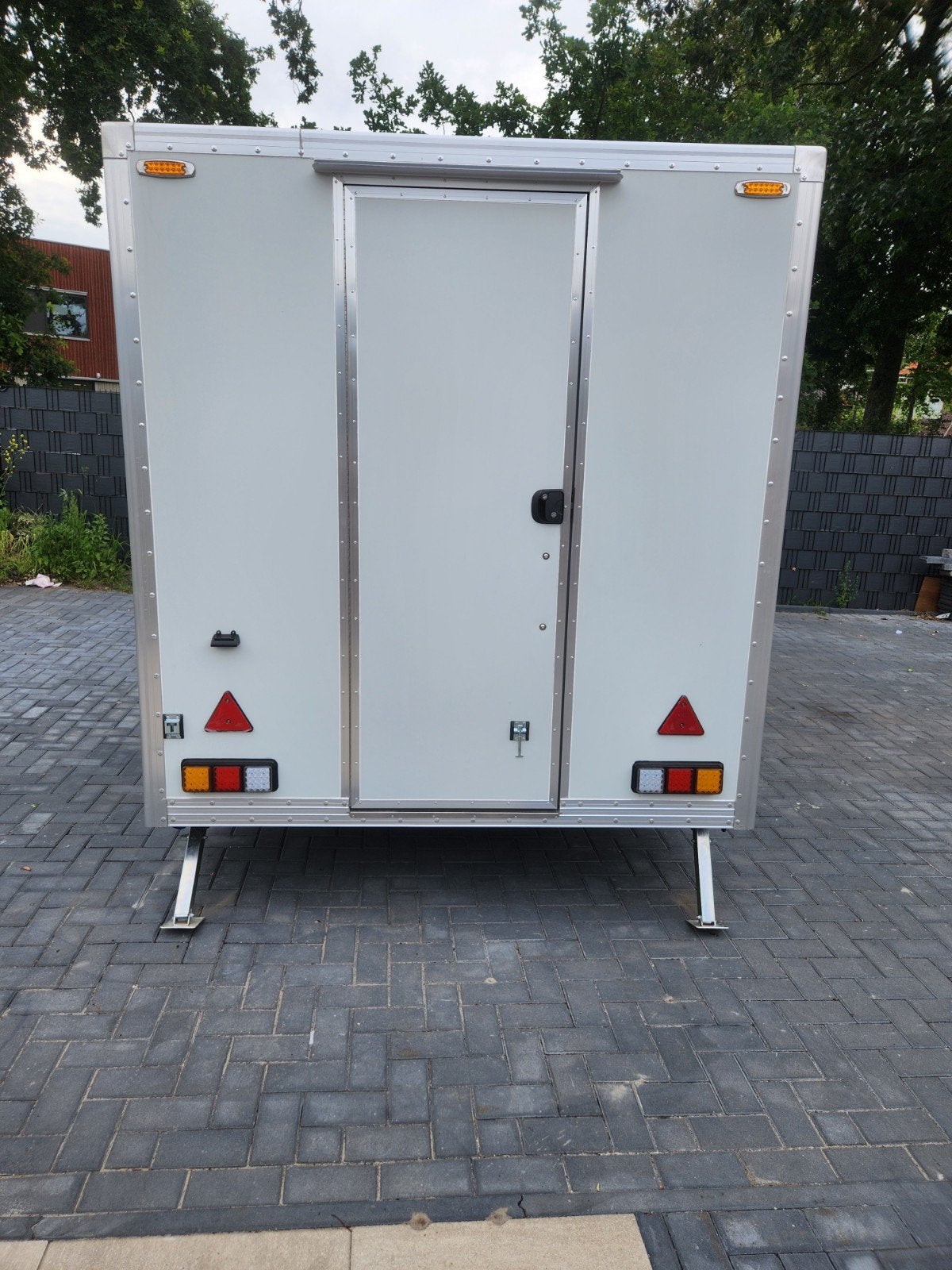 Foto 19 van Nieuwe Foodtrailer/Verkoopwagen - Direct Beschikbaar