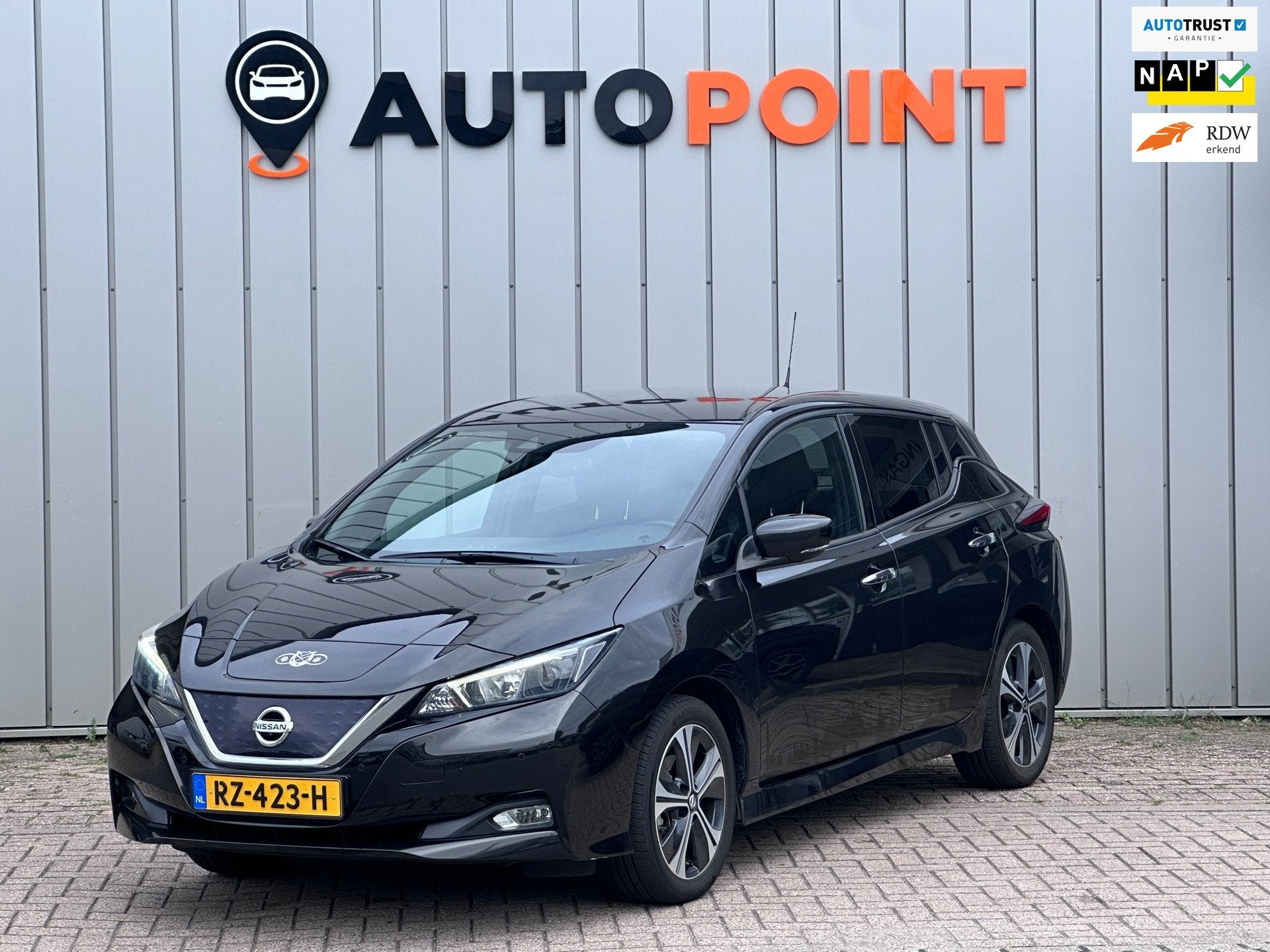 Nissan LEAF 2.ZERO EDITION 40 kWh 360 CAMERA PDC STOELVRW, Stof, Gebruikt, Zwart, 150 pk