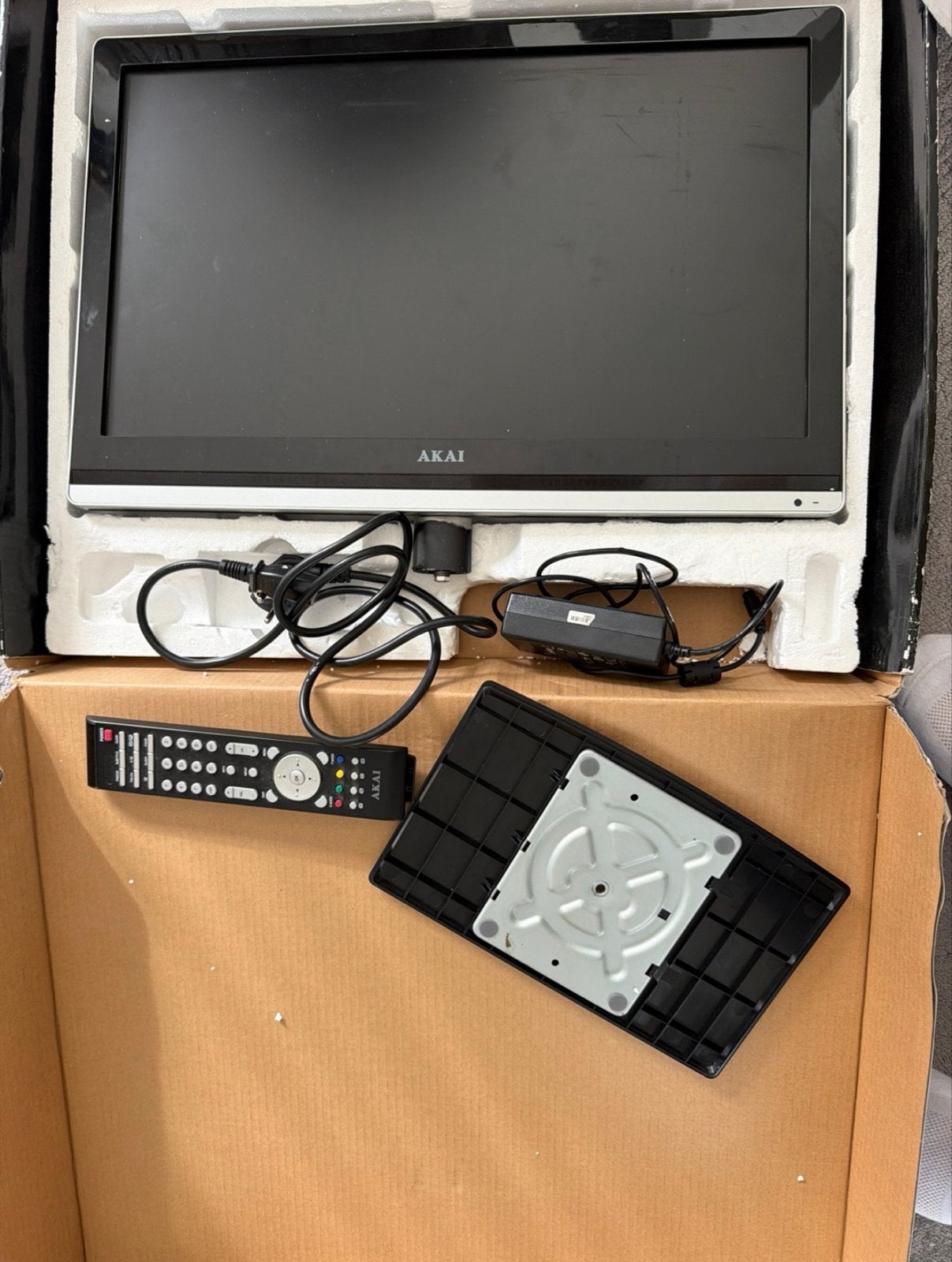 AKAI TV met afstandsbediening en standaard, Audio, Tv en Foto, Overige merken, Gebruikt, 50 Hz, Ophalen of Verzenden
