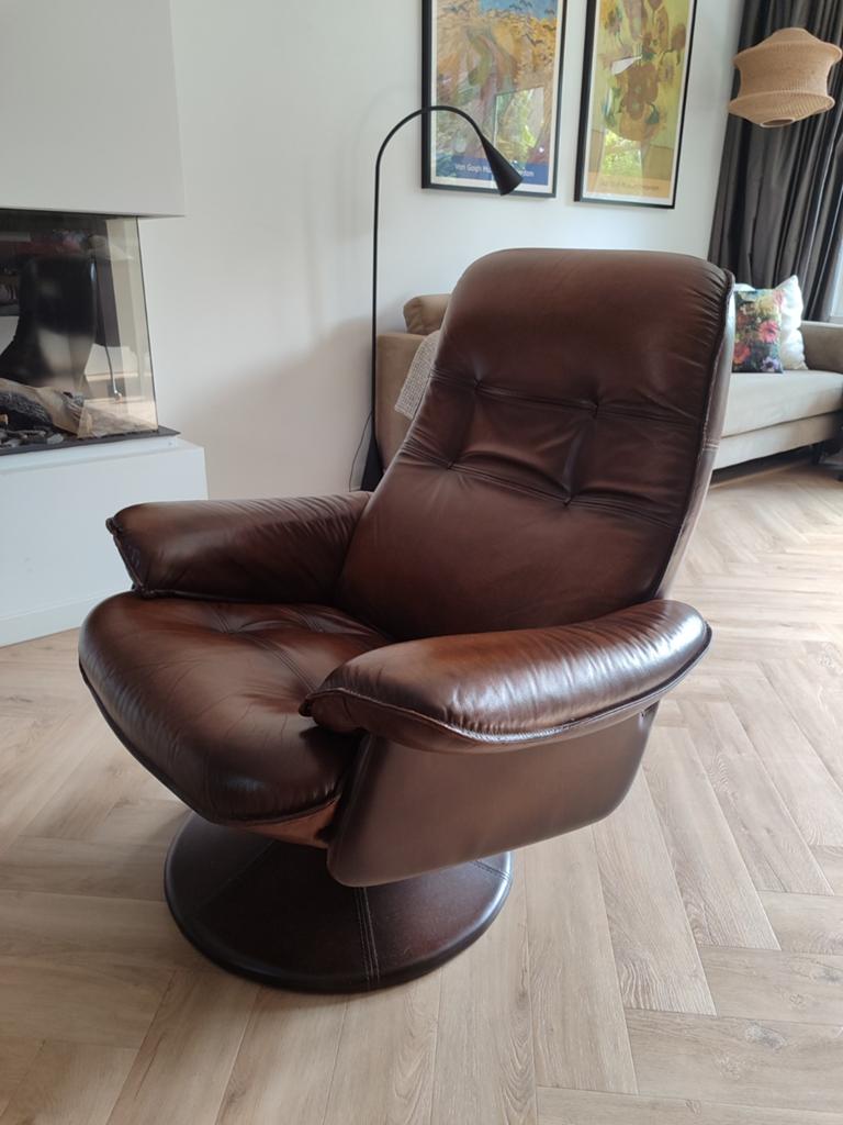 Leren fauteuil, bruin, draaibaar, Huis en Inrichting, Fauteuils, Ophalen, Zo goed als nieuw, Vintage, Comfortabel, 75 tot 100 cm