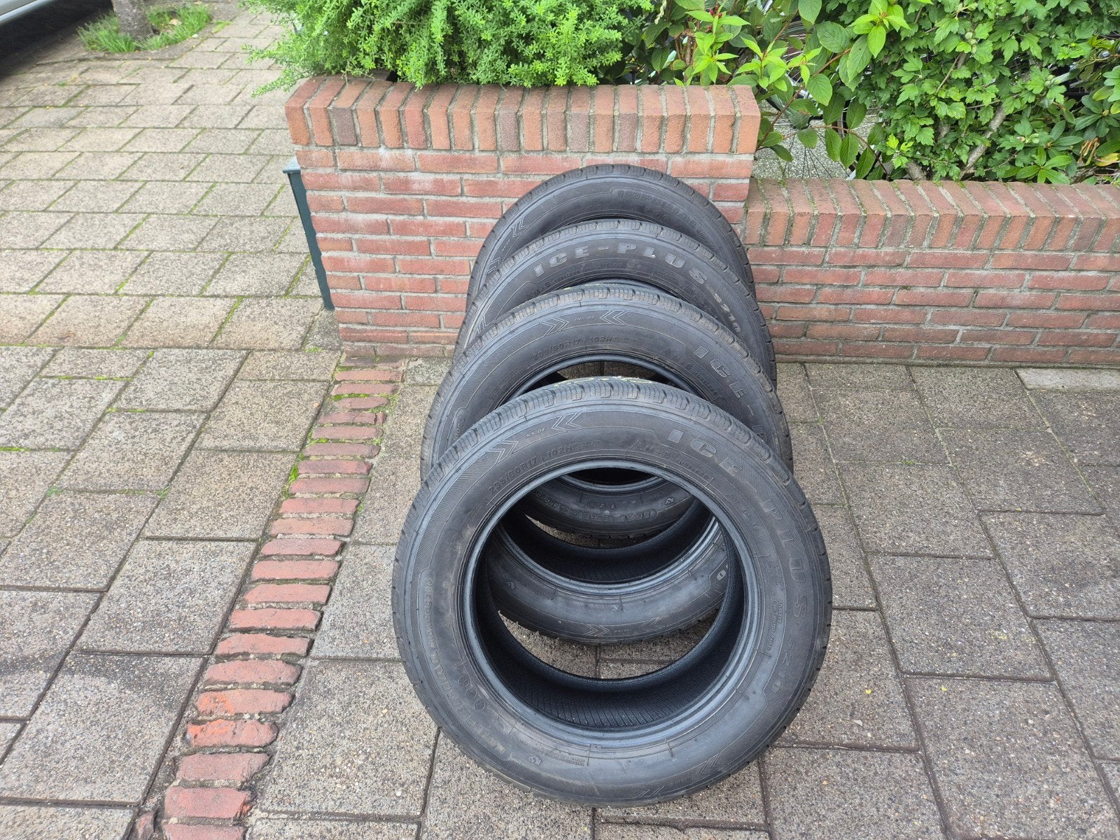 4x Nette winterbanden Imperial Snowdragon 3 235/60 R17 102H, Ophalen, 17 inch, Winterbanden, 235 mm