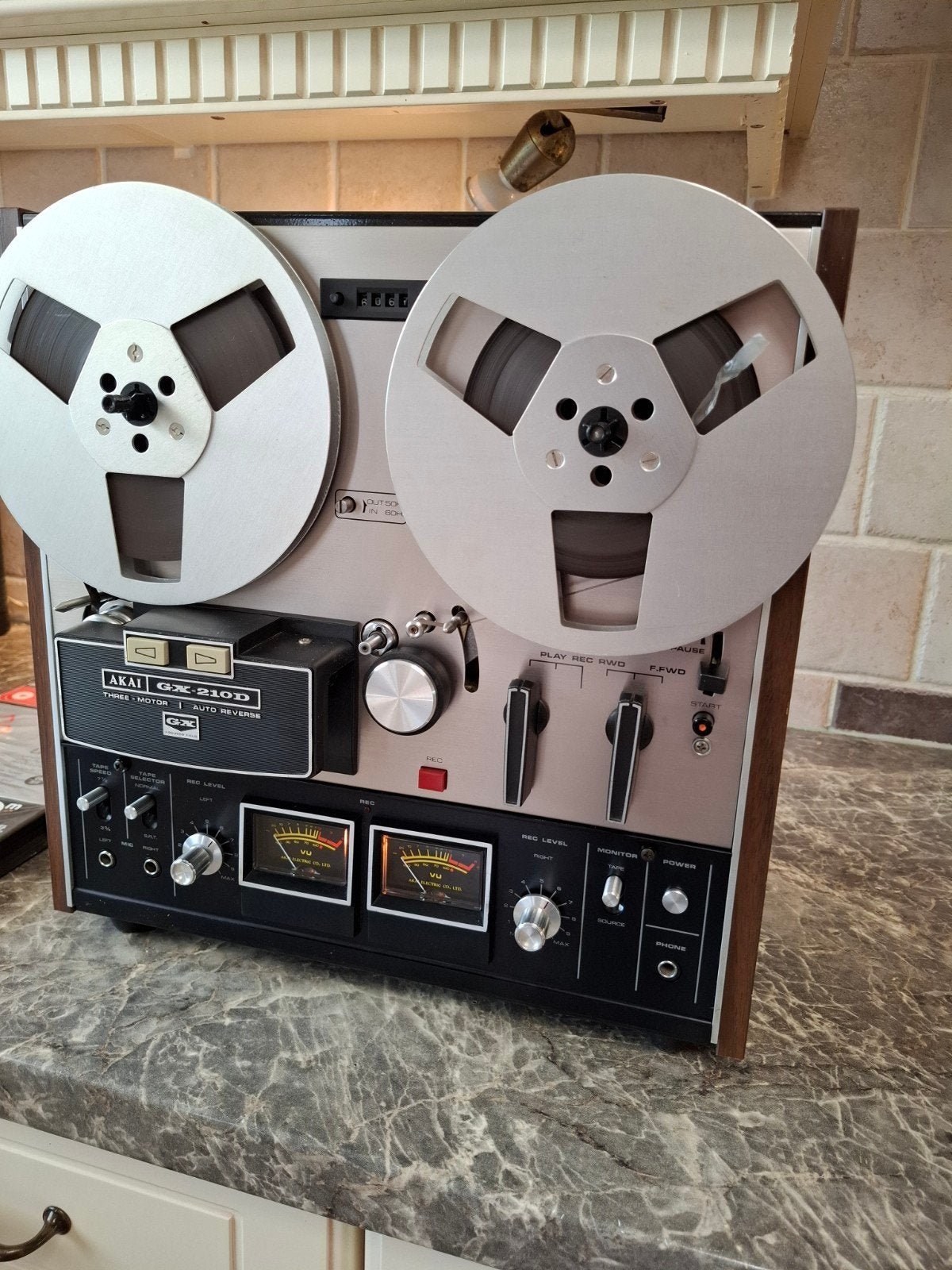 Akai GX-210D 3 motoren tapedeck+ 2 metalen Basf reels, Ophalen of Verzenden, Bandrecorder