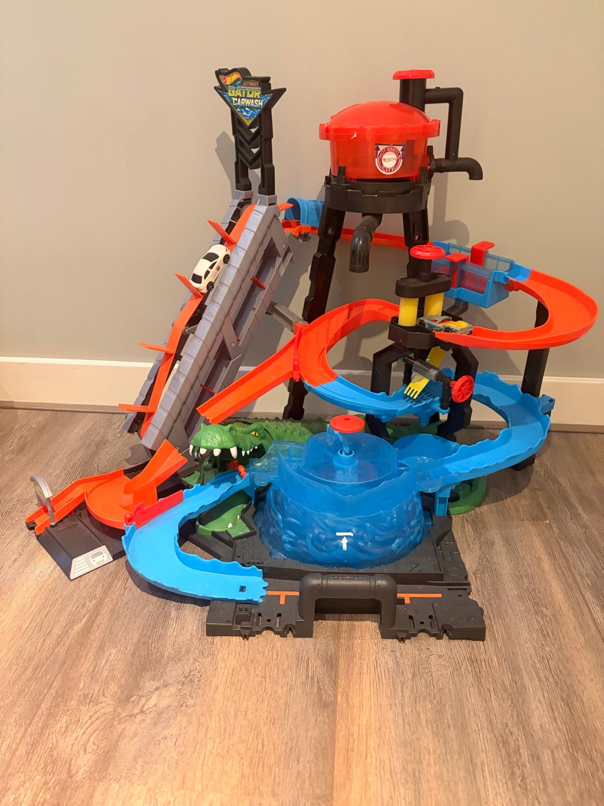 Hotwheels Gator Carwash + 2 Colour Shifter auto's, Ophalen of Verzenden, Zo goed als nieuw