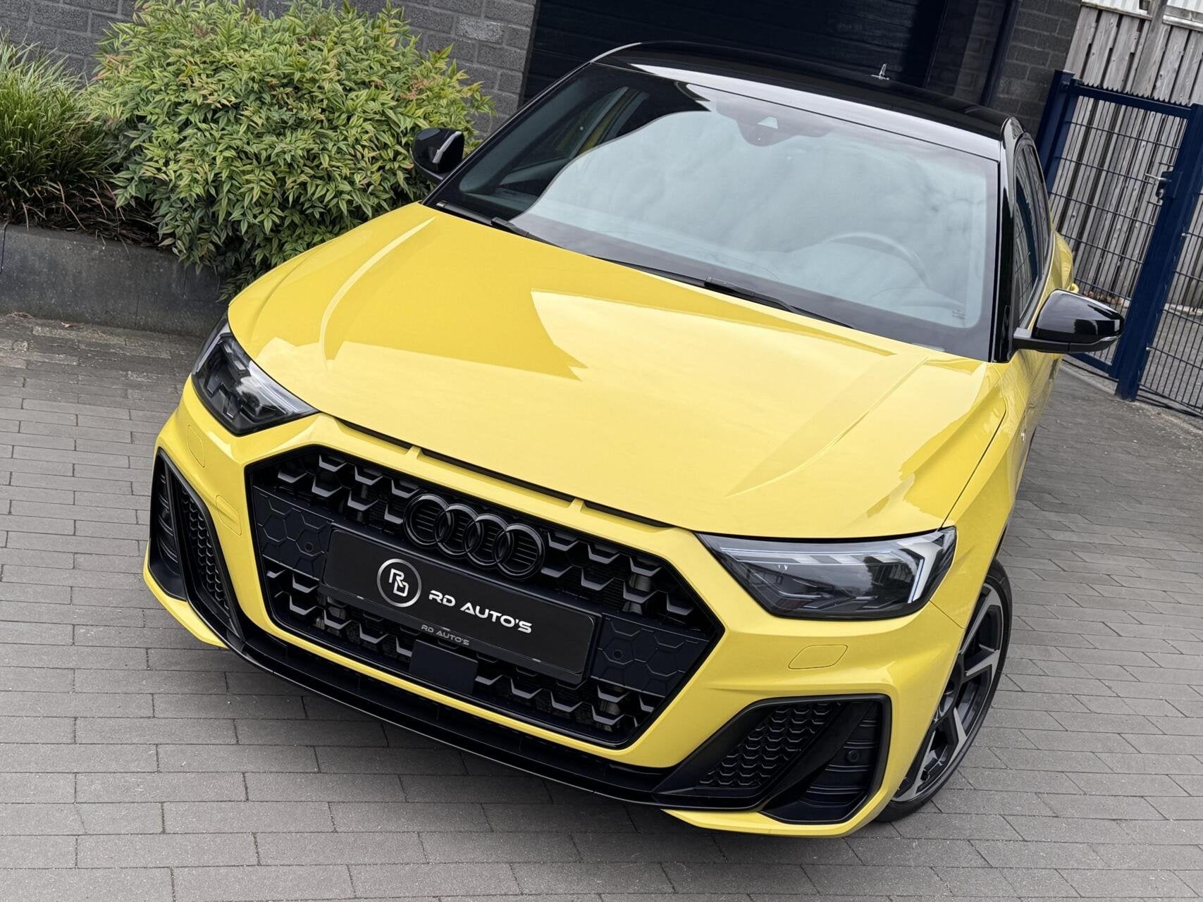 Audi A1 Sportback 30 TFSI S Line edition one Carplay Navi Le, Auto's, Dealer onderhouden, Geel, Bedrijf, 1100 kg