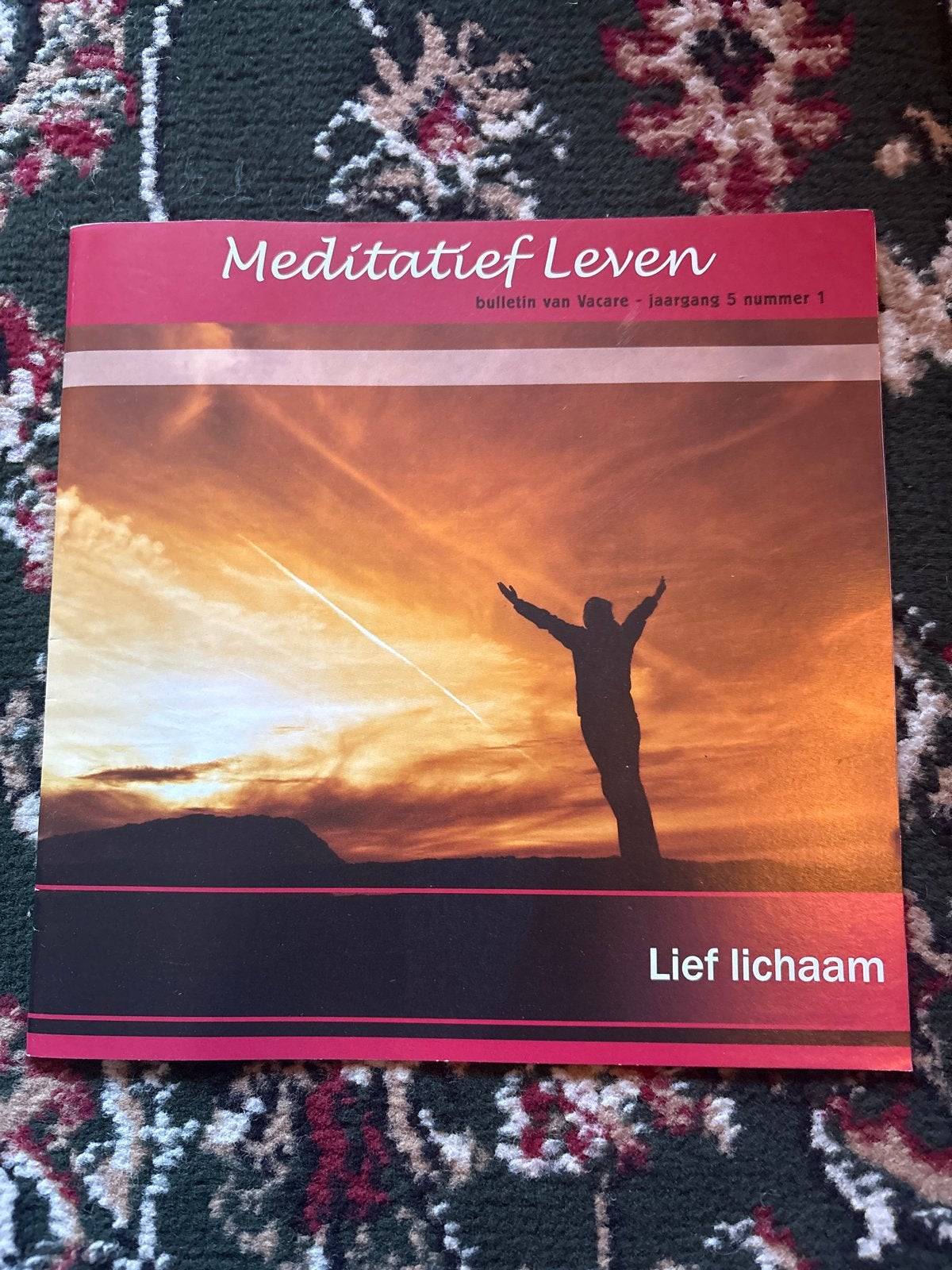 Meditatief Leven - Lief Lichaam (Jaargang 5, nummer 1), Ophalen of Verzenden, Zo goed als nieuw, Meditatie of Yoga, Instructieboek