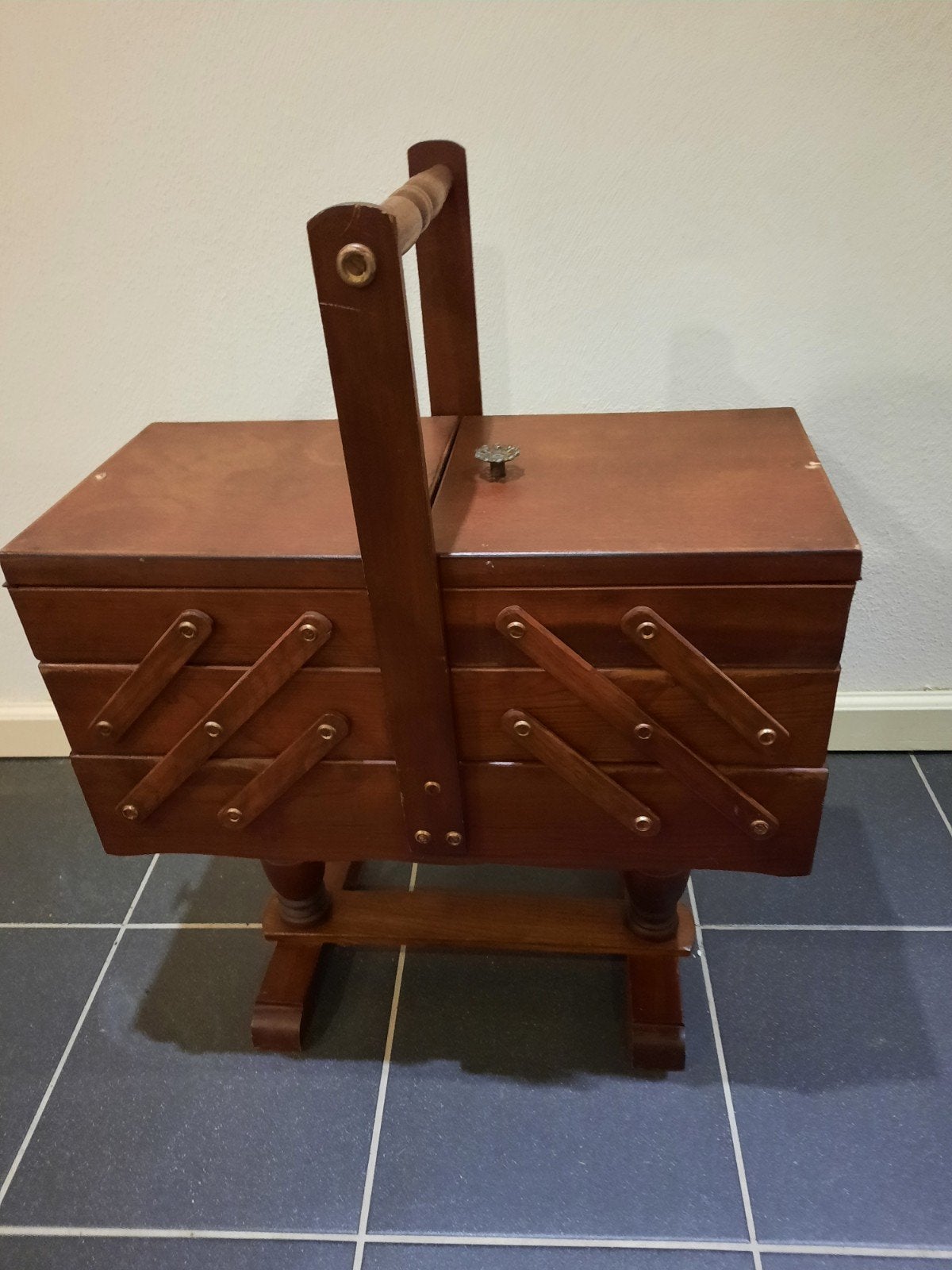 oude naaibox, Ophalen, Gebruikt, Knoop of Knopen