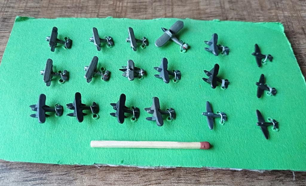 Mini vliegtuigjes 18x, Hobby en Vrije tijd, Modelbouw | Vliegtuigen en Helikopters, Overige merken, 1:200 of kleiner, Ophalen of Verzenden