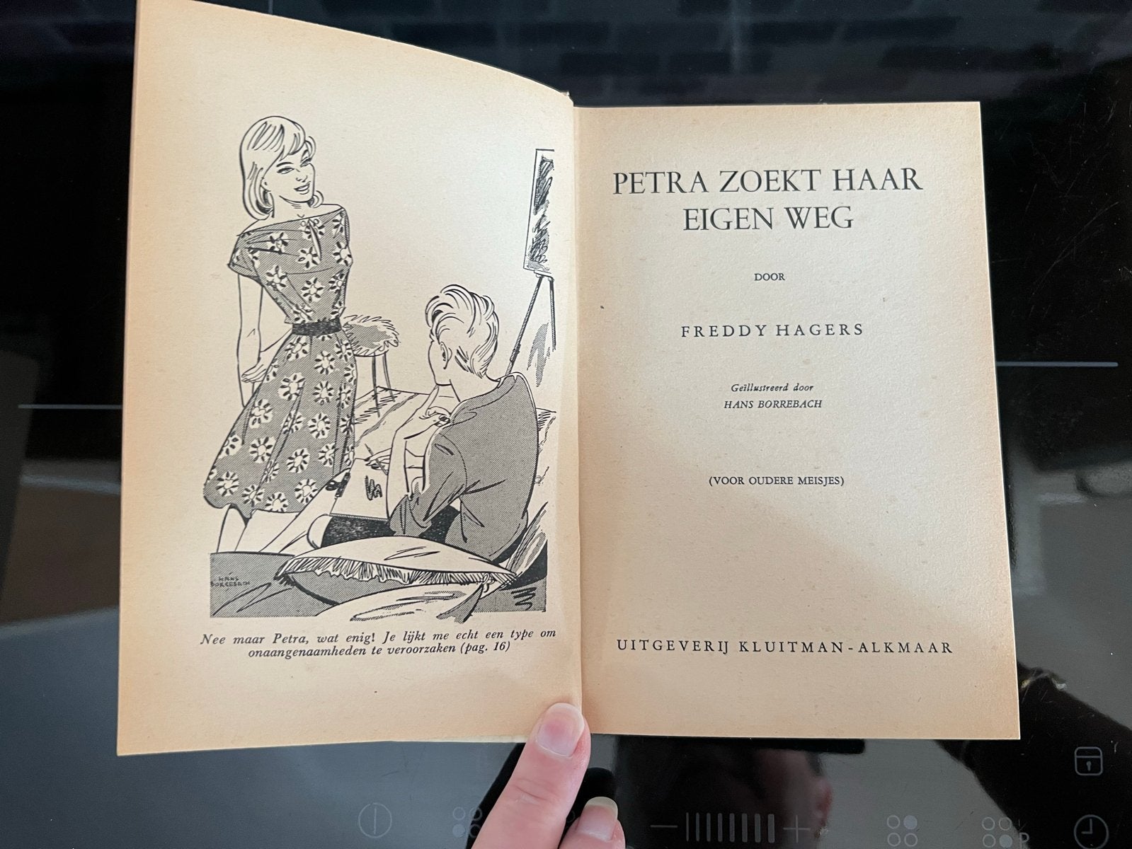 Petra Zoekt Haar Eigen Weg - Freddy Hagers (Vintage Boek), Ophalen of Verzenden, Gelezen, Fictie