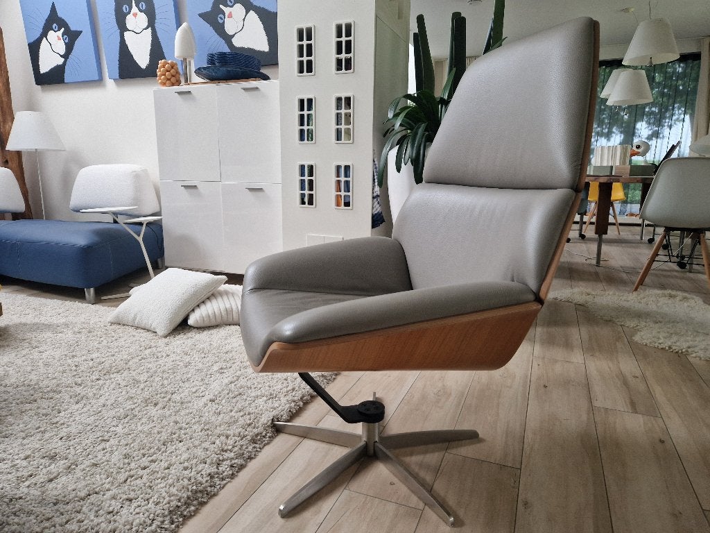 Design fauteuil van leder en hout van multiplex, Ophalen, Minder dan 75 cm, Zo goed als nieuw, 75 tot 100 cm