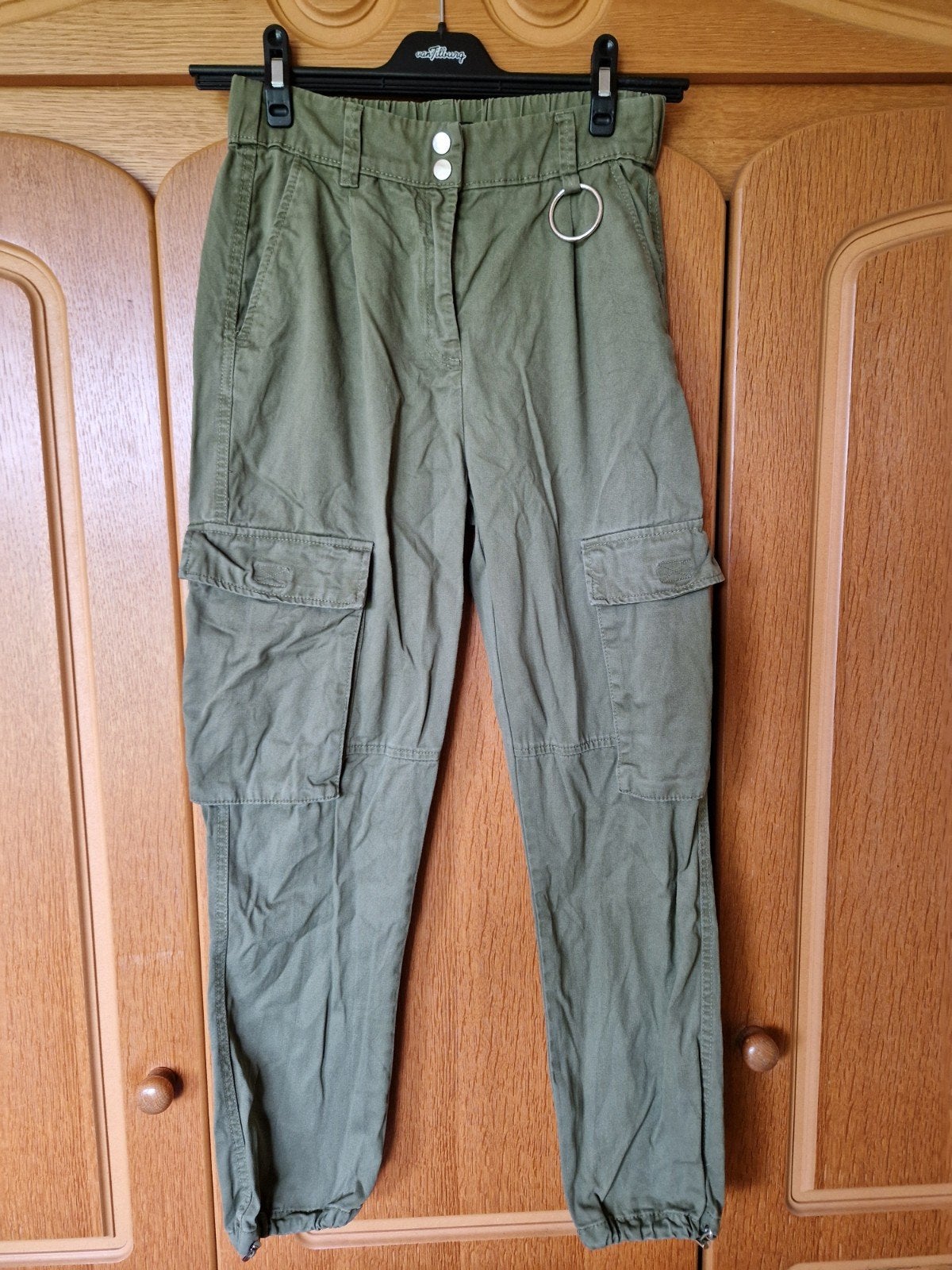 Bershka Cargo Broek - Maat 36 (S), Maat 36 (S), Lang, Gedragen, Groen