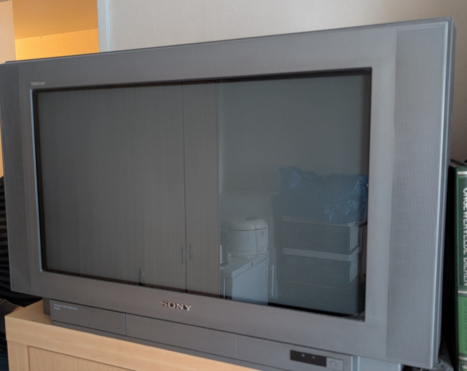 Sony Trinitron 100hz CRT TV met originele afstandsbediening, Ophalen, Gebruikt, LCD, 100 Hz