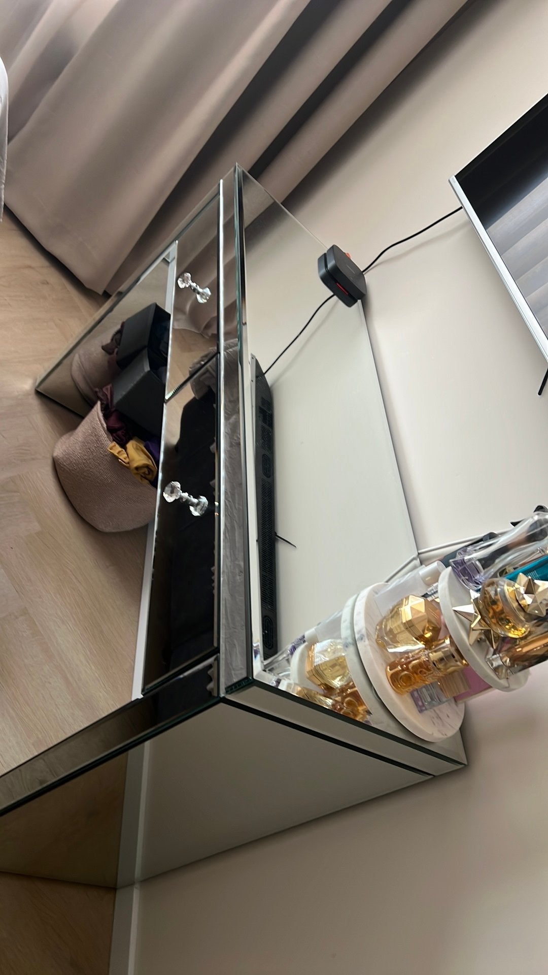 Spiegelglas sidetable, Ophalen of Verzenden, 25 tot 50 cm, Rechthoekig