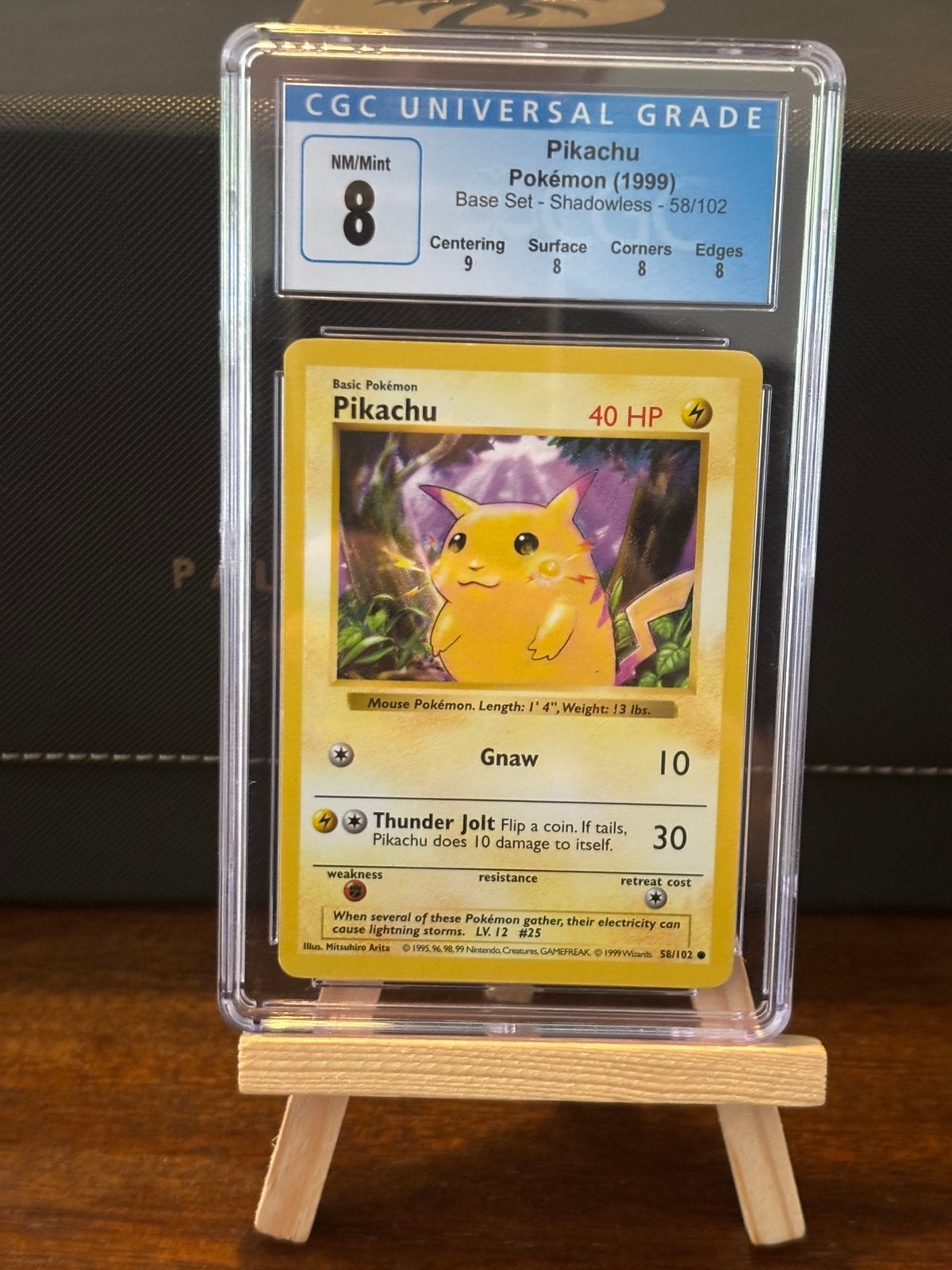 Pikachu shadowless yellow cheeks CGC 8, Hobby en Vrije tijd, Verzamelkaartspellen | Pokémon, Ophalen of Verzenden, Zo goed als nieuw
