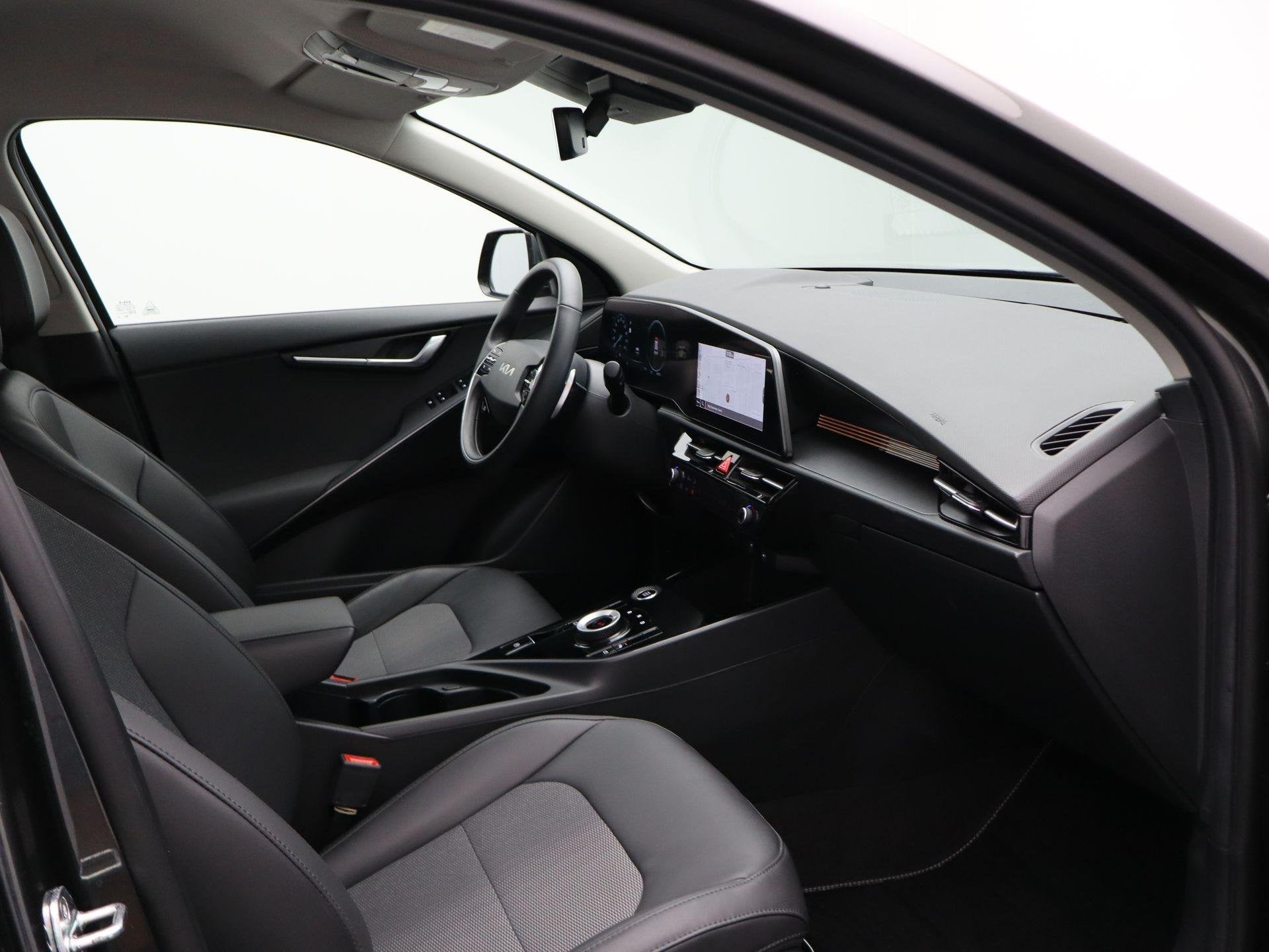 Foto 32 van Kia Niro 1.6 GDi Hybrid DynamicLine | Clima | Navi | Trekhaa