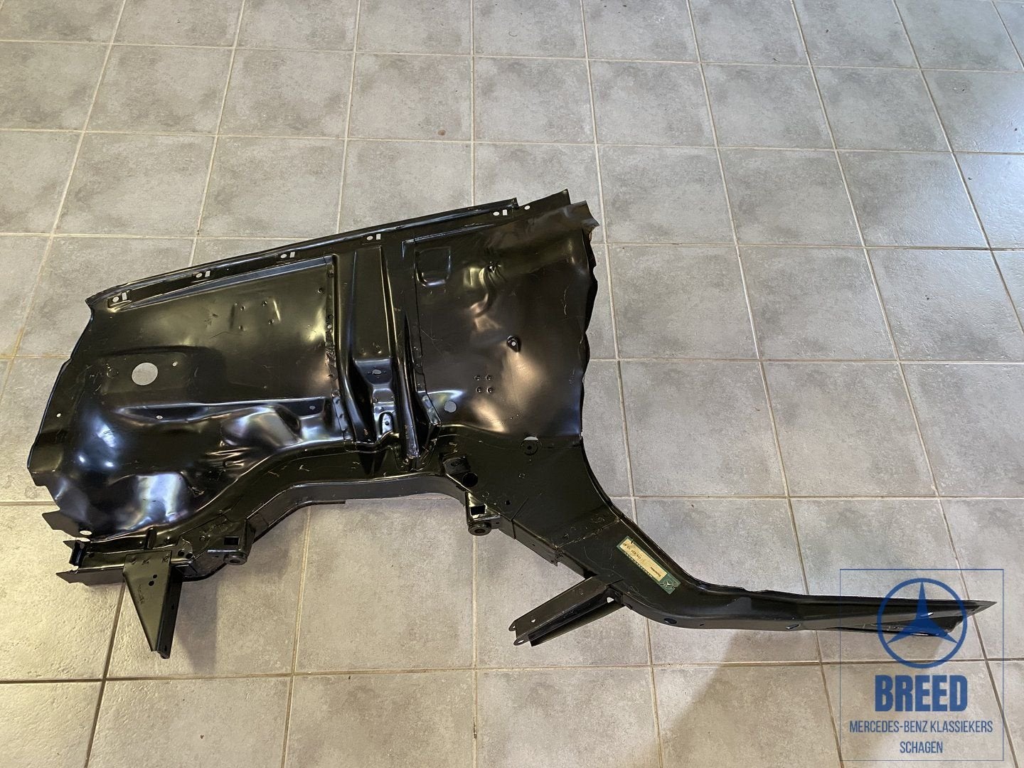 NOS wielkast links compleet voor Mercedes-Benz W114 W115 /8, Ophalen, -, Nieuw, Bumper