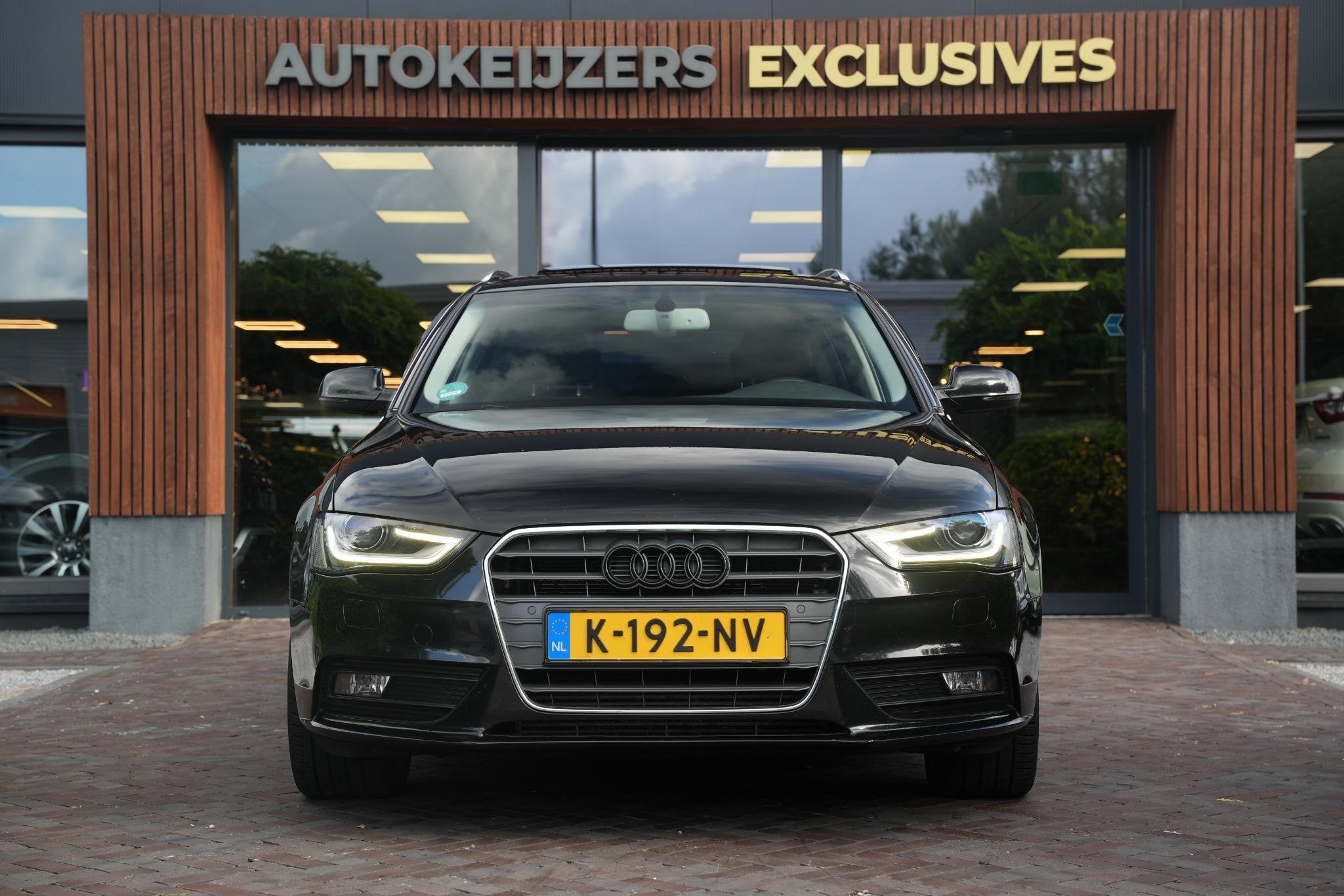 Audi A4 Avant 1.8 TFSI Business Edition Panoramadak Stoelver, Euro 5, Stof, Gebruikt, 4 cilinders