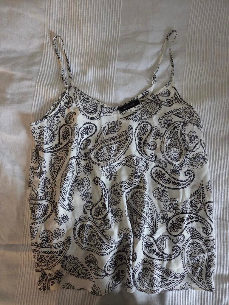 Witte top met print - Maat 38, Kleding | Dames, Tops, Maat 38/40 (M), Wit, Ophalen of Verzenden, Zonder mouw