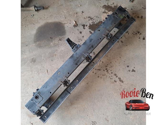Bumperframe voor van een Toyota Rav-4, Gebruikt, -, -, Ophalen of Verzenden
