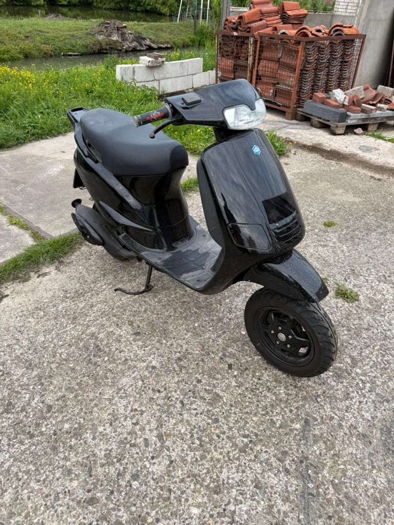 Piaggio fastrider 1996, Fietsen en Brommers, Scooters | Piaggio, Ophalen of Verzenden, Zo goed als nieuw, Benzine, Overige modellen